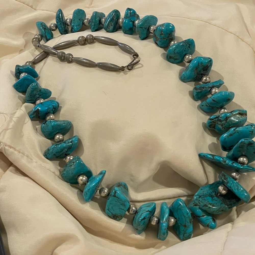 Chic Turquoise and Silver Necklace